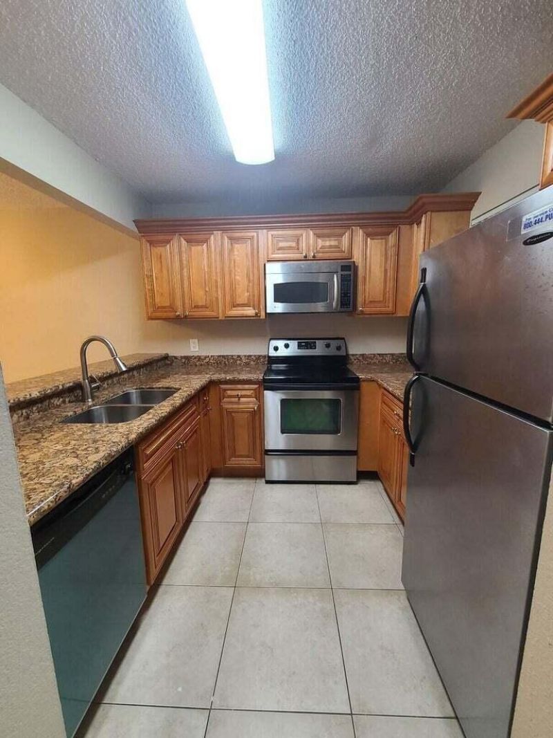 1517 Lake Crystal Drive, Unit E, West Palm Beach, FL 33411 Photo