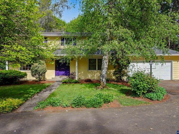 2468 Emerald Dr NW, Salem, OR 97304