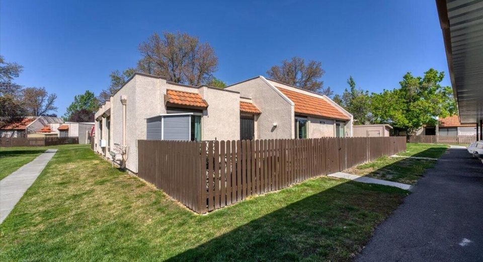 1052 Baywood Drive, Unit # 80, Sparks, NV 89434 Photo