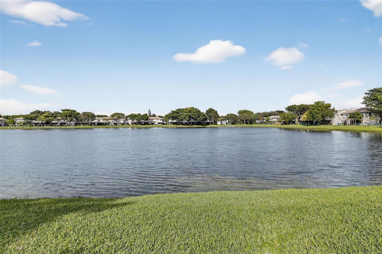 10431 NW 3rd St, Pembroke Pines, FL 33026 Photo