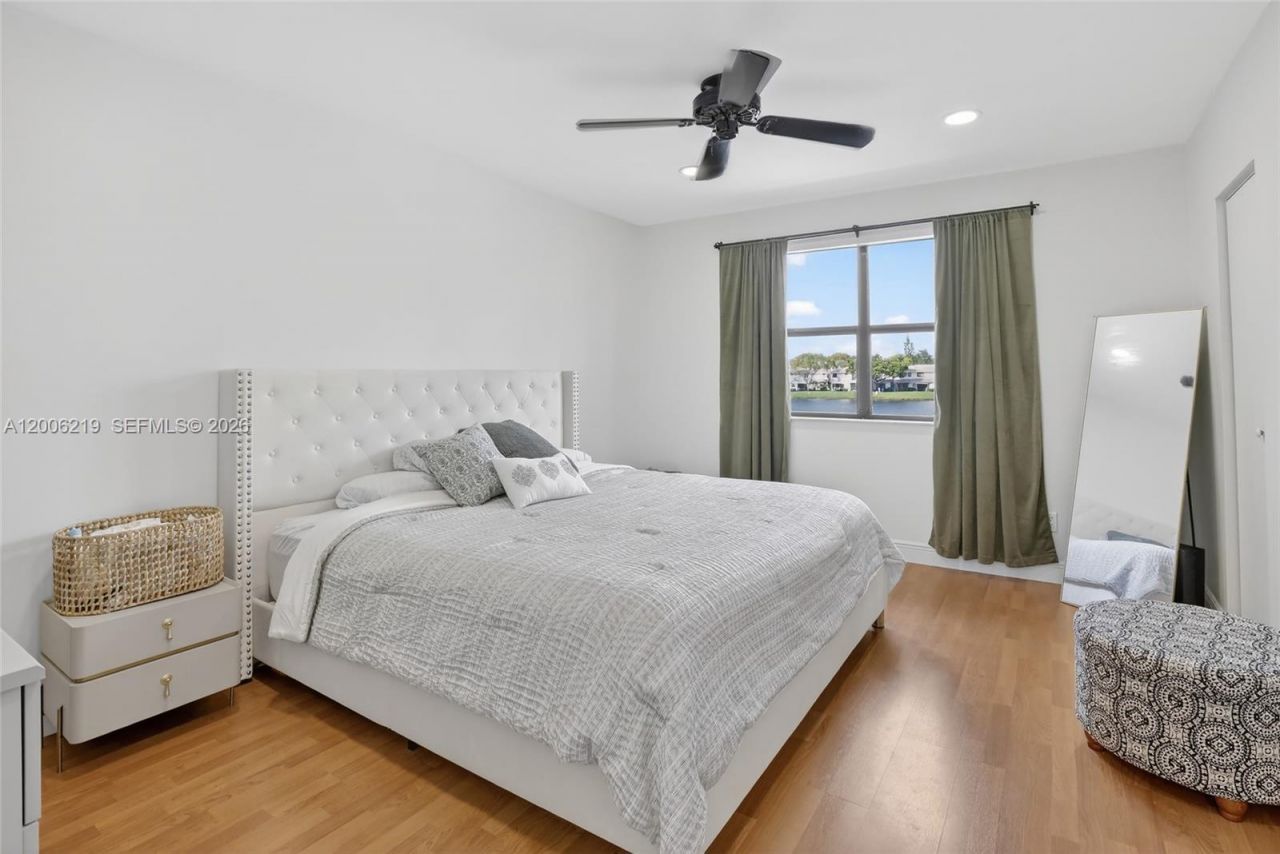 10431 NW 3rd St, Pembroke Pines, FL 33026 Photo