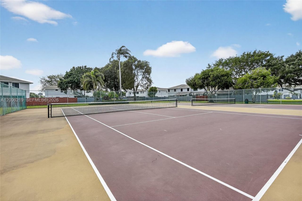 10431 NW 3rd St, Pembroke Pines, FL 33026 Photo