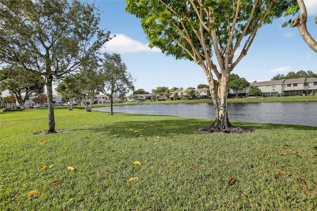 10431 NW 3rd St, Pembroke Pines, FL 33026 Photo