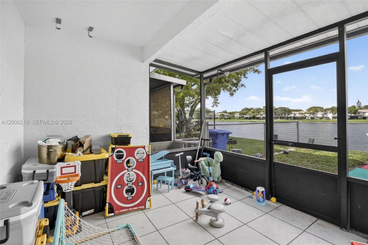 10431 NW 3rd St, Pembroke Pines, FL 33026 Photo