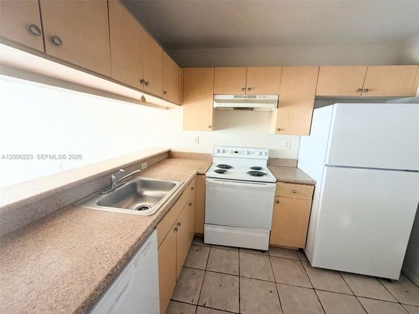 960 Lake Victoria Dr, Unit C, West Palm Beach, FL 33411