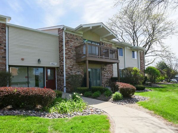 1102 Hinswood Drive , Unit 206, Darien, IL 60561
