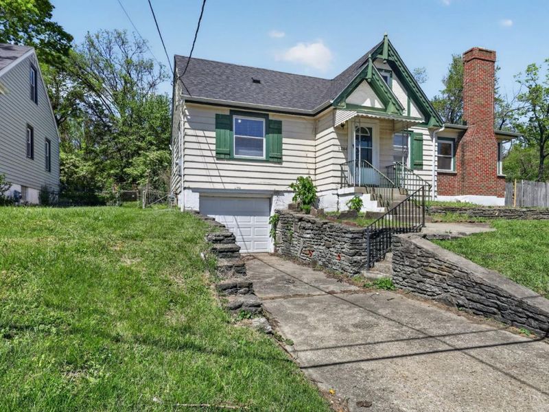 1284 Compton Road, Springfield Twp., OH 45231 Photo 5