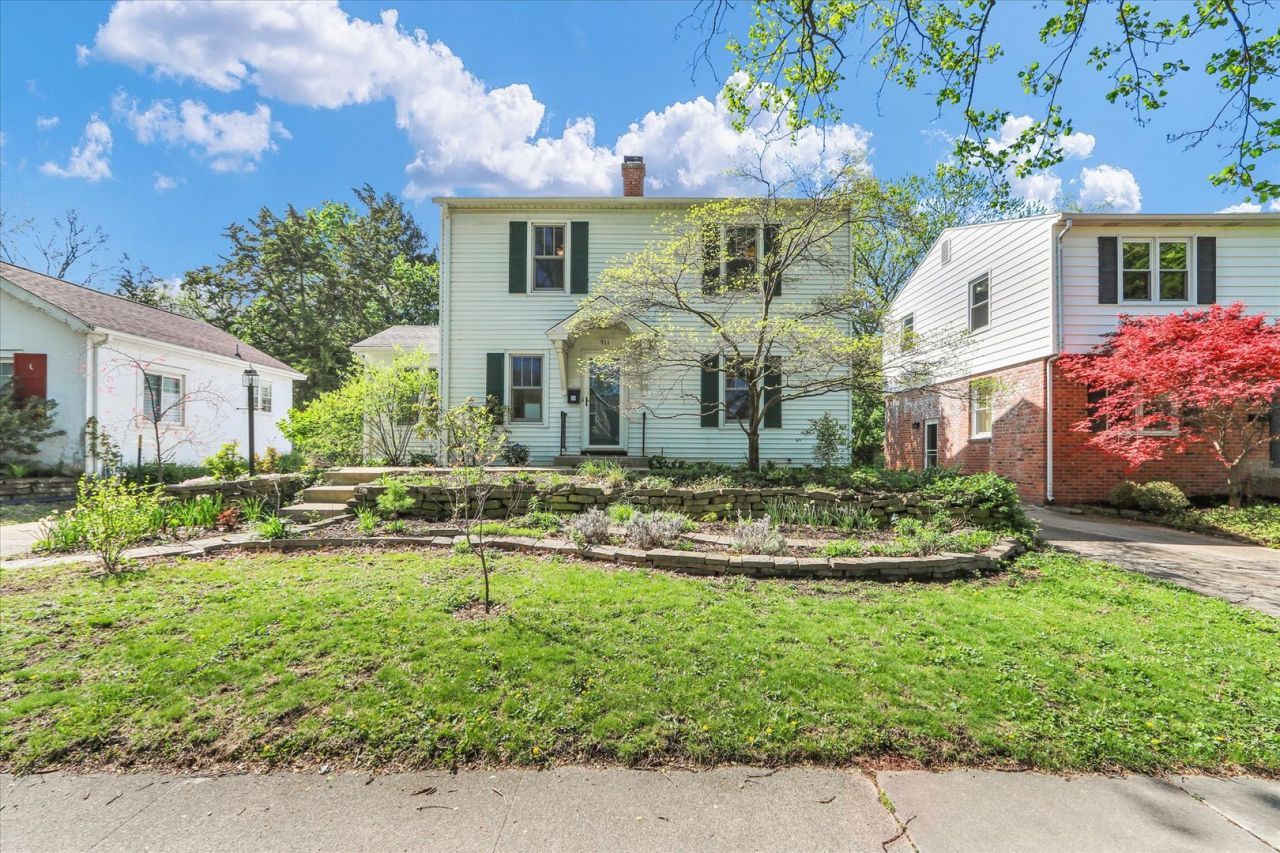 911 W Daniel Street , Champaign, IL 61821