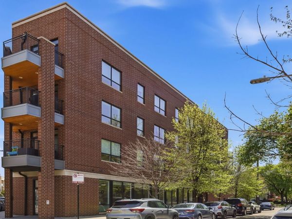 3047 N Oakley Avenue , Unit 205, Chicago, IL 60618