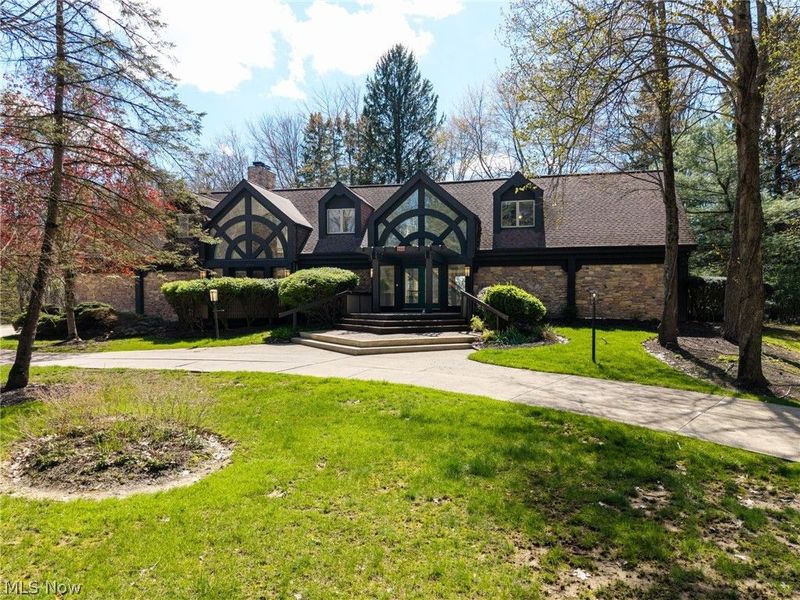 1180 Meadow Spur, Akron, OH 44333 Photo 2