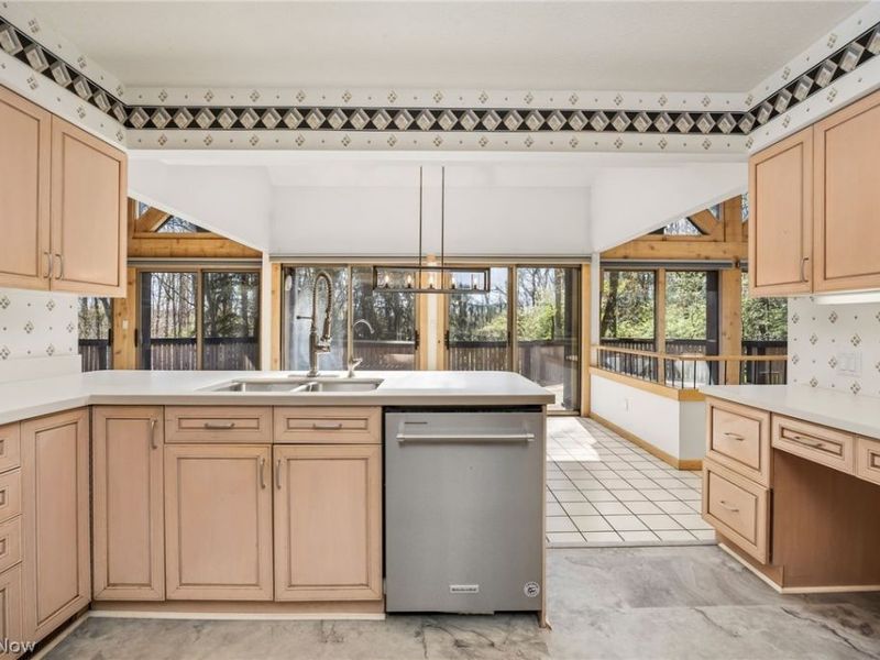 1180 Meadow Spur, Akron, OH 44333 Photo 24