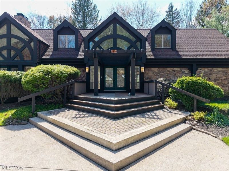 1180 Meadow Spur, Akron, OH 44333 Photo 3