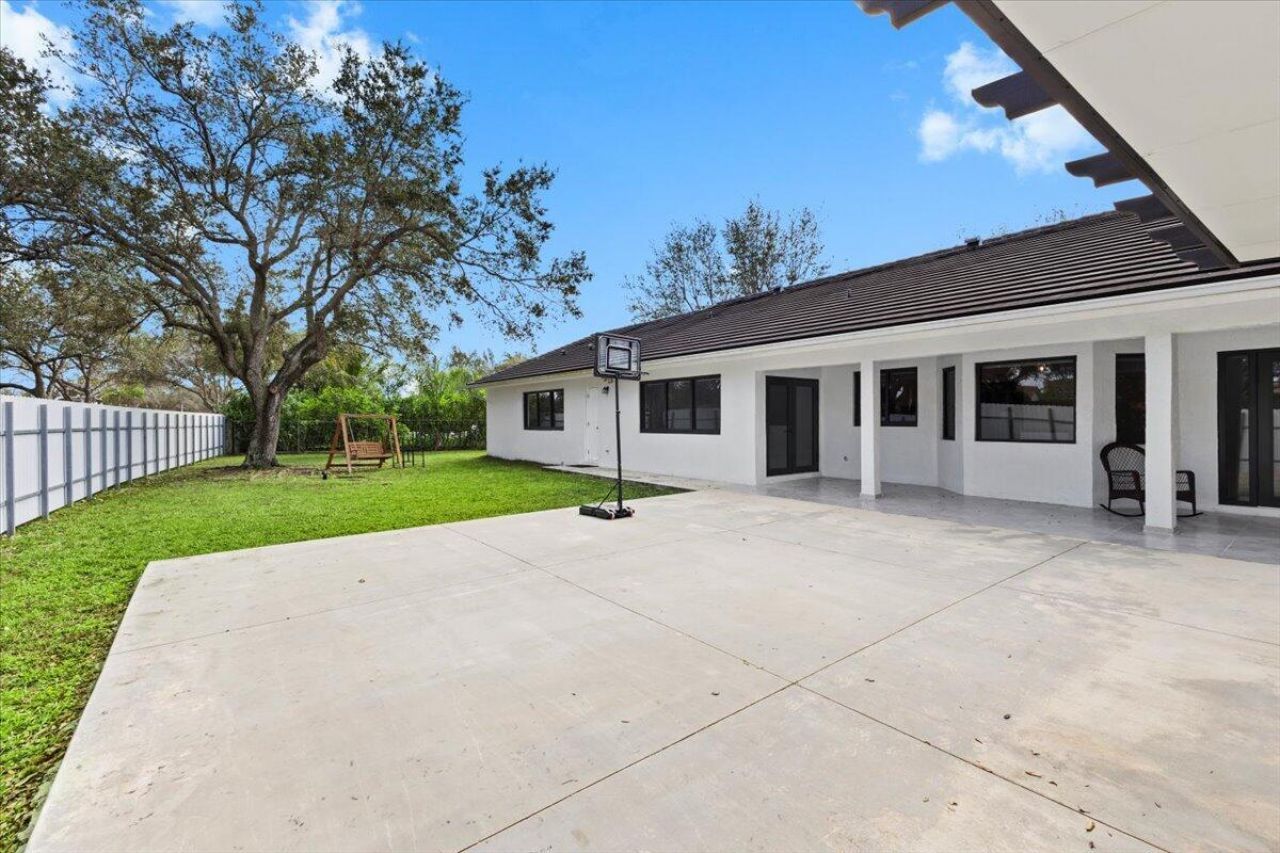 20221 NW 8th Street, Pembroke Pines, FL 33029 Photo