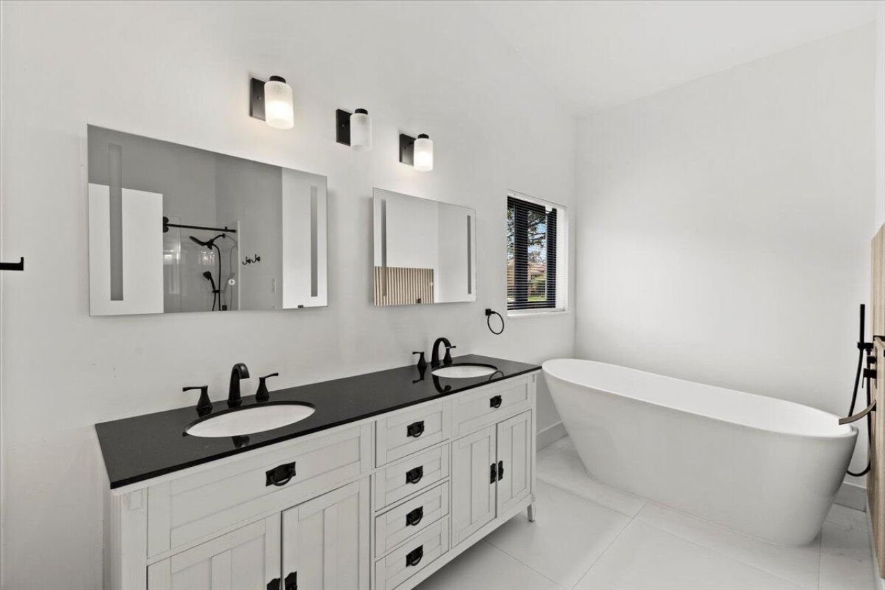 20221 NW 8th Street, Pembroke Pines, FL 33029 Photo