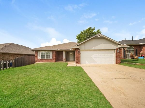 9423 Peachtree Lane, Midwest City, OK 73130