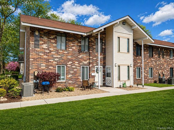 11 Sierra Court , Unit 11, Coram, NY 11727