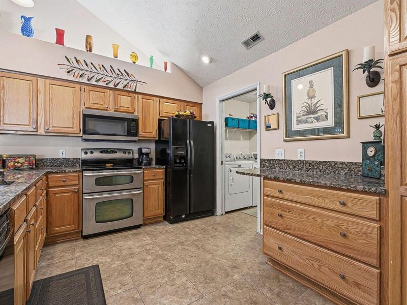 4521 Collingwood Pointe Place, Unit 2, Columbus, OH 43230 Photo 18