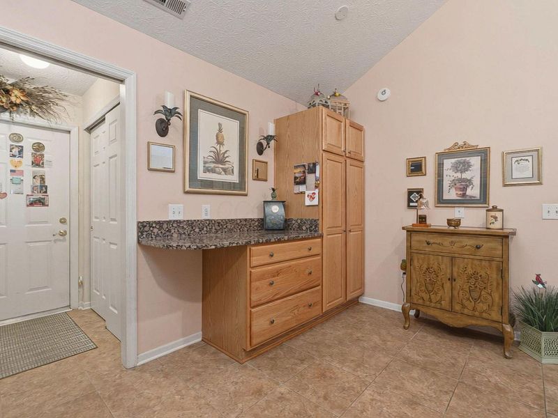 4521 Collingwood Pointe Place, Unit 2, Columbus, OH 43230 Photo 22