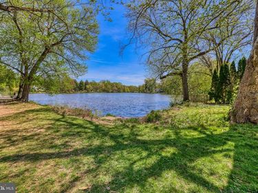 2323 LAKEVIEW DRIVE, YARDLEY, PA 19067