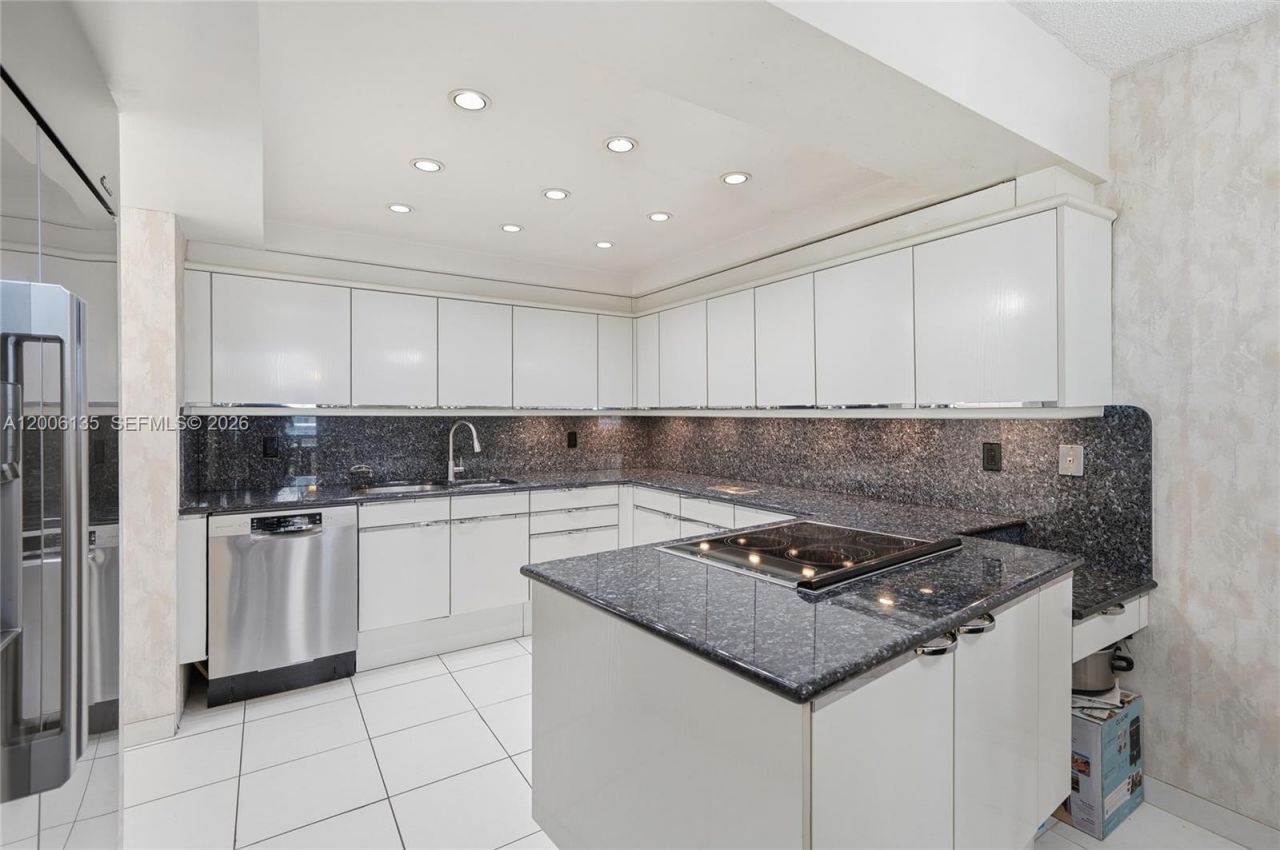 9801 Collins Ave, Unit 14D, Bal Harbour, FL 33154 Photo