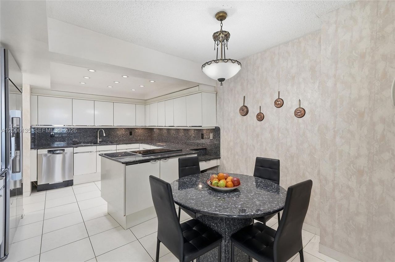9801 Collins Ave, Unit 14D, Bal Harbour, FL 33154 Photo