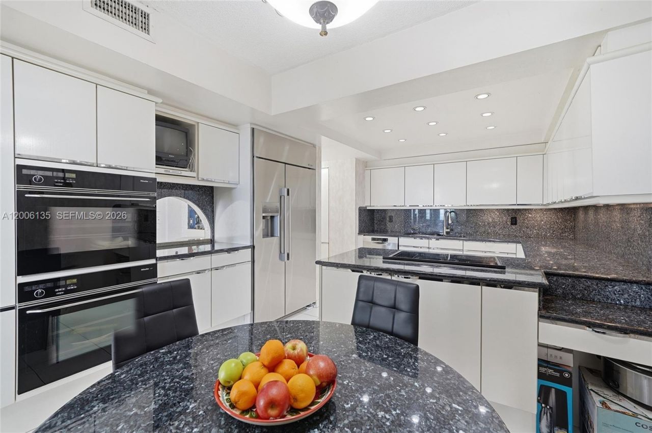 9801 Collins Ave, Unit 14D, Bal Harbour, FL 33154 Photo