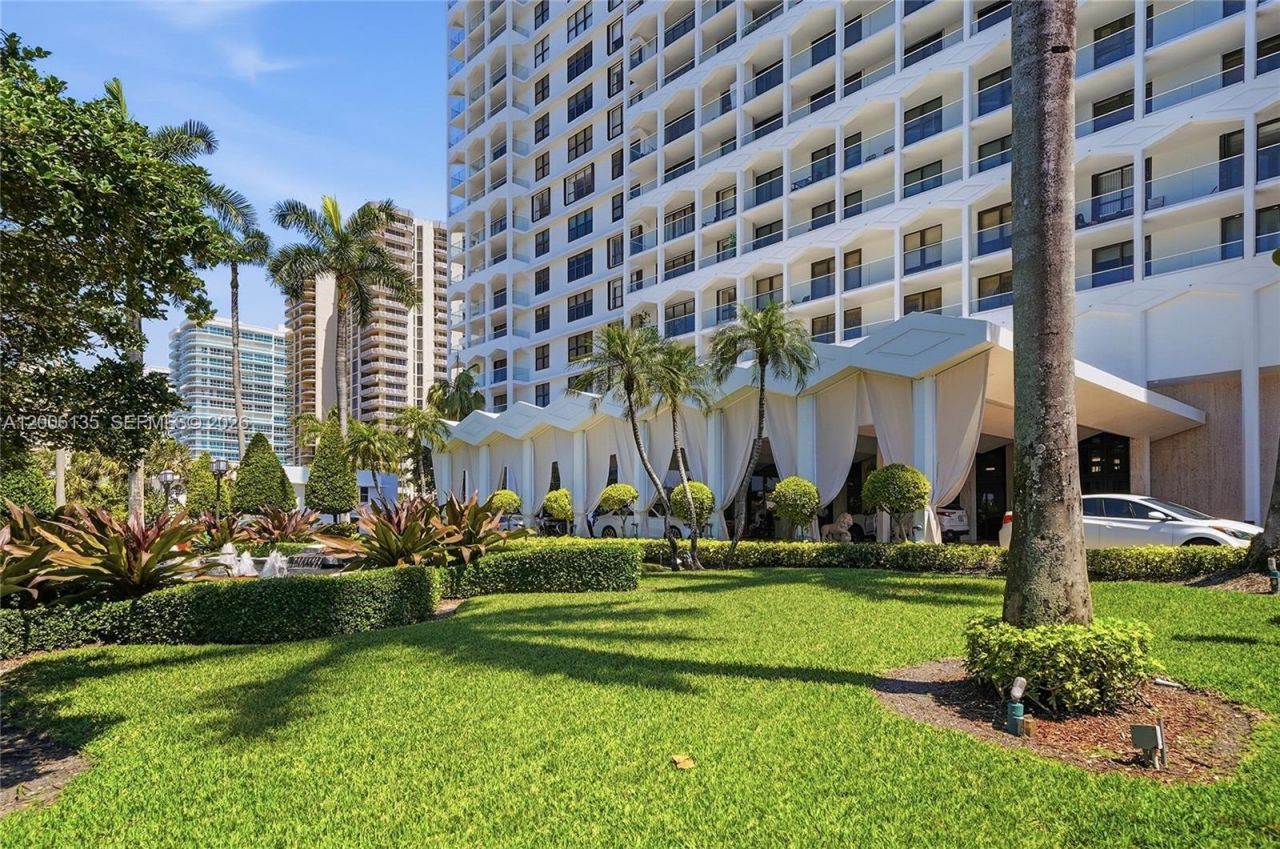 9801 Collins Ave, Unit 14D, Bal Harbour, FL 33154 Photo