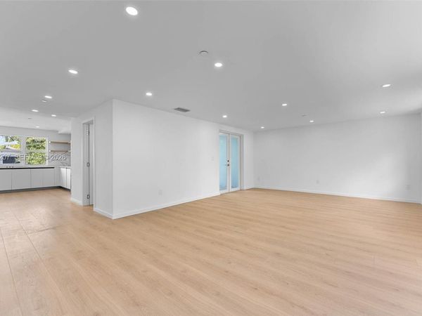 824 SE 12th Ct, Unit 828, Fort Lauderdale, FL 33316