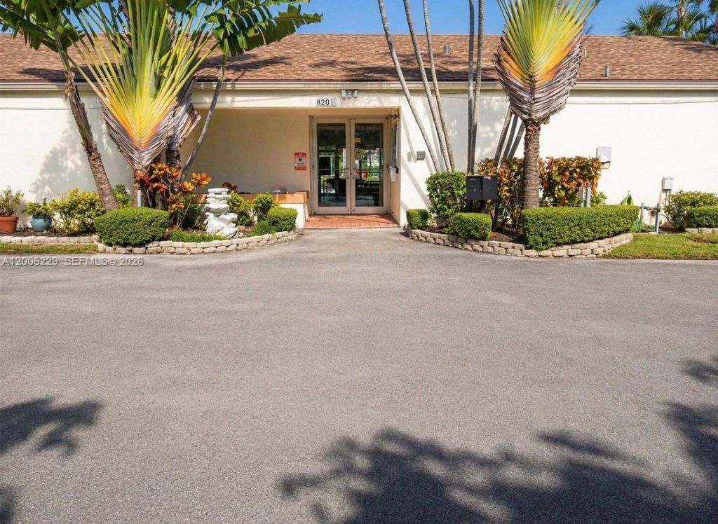 8224 NW 9th Ct, Unit 3, Plantation, FL 33324 Photo