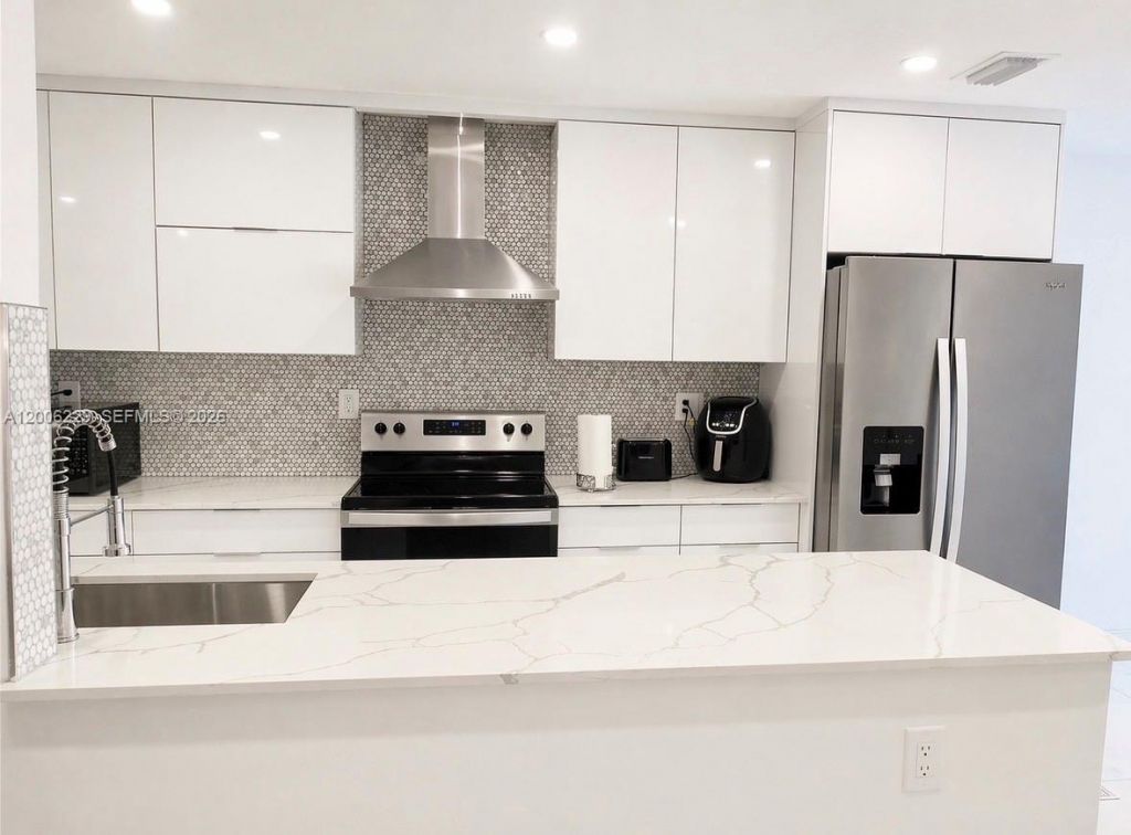 8224 NW 9th Ct, Unit 3, Plantation, FL 33324 Photo
