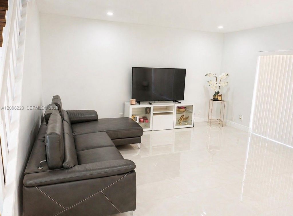 8224 NW 9th Ct, Unit 3, Plantation, FL 33324 Photo
