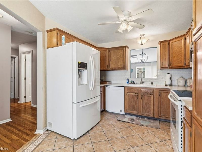 3198 Mariners Island Drive NW, Canton, OH 44708 Photo 7