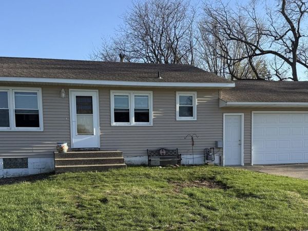 610 8th Avenue NE, Waseca, MN 56093