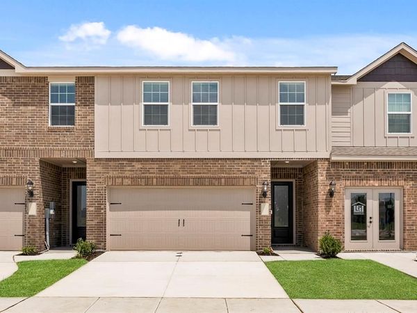 760 Carson Lane , Pilot Point, TX 76258