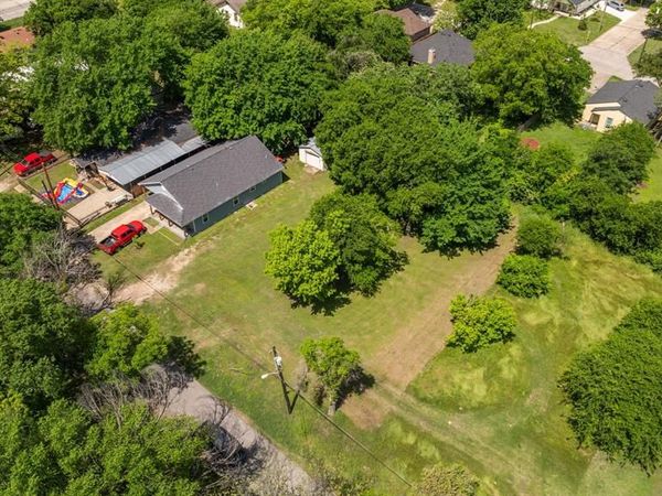400 E Freeman Street, Ennis, TX 75119