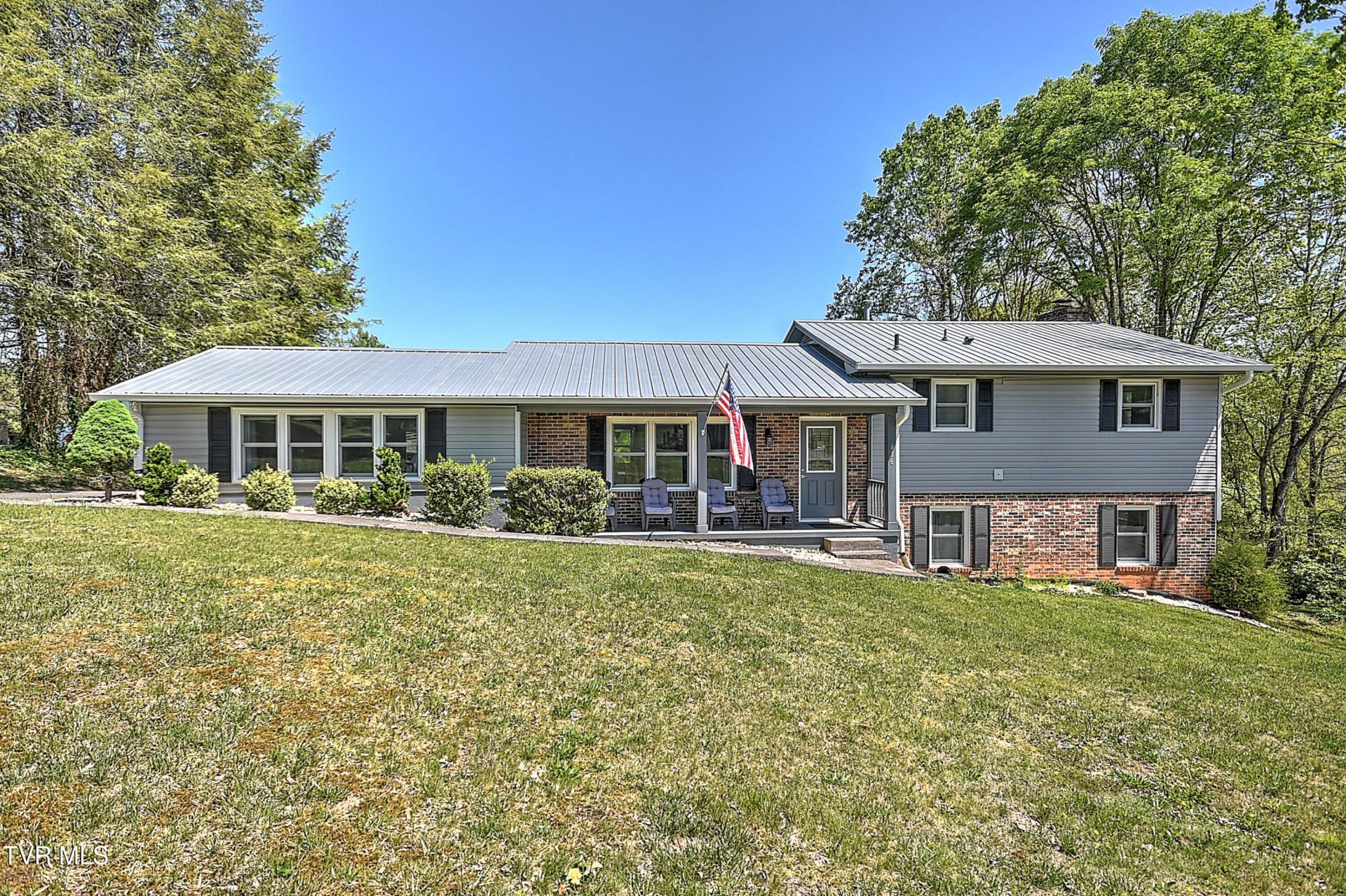 436 Brookwood Drive, Bristol, TN 37620 Main Photo