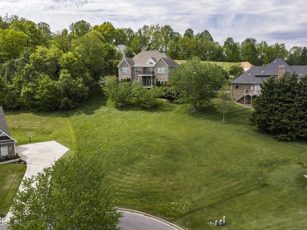 4 Honeysuckle Court, Johnson City, TN 37615