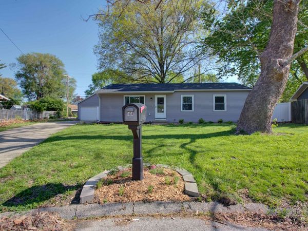 1404 Briarwood Drive , Champaign, IL 61821