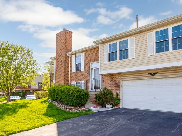 9756 Cambridge Circle , Mokena, IL 60448