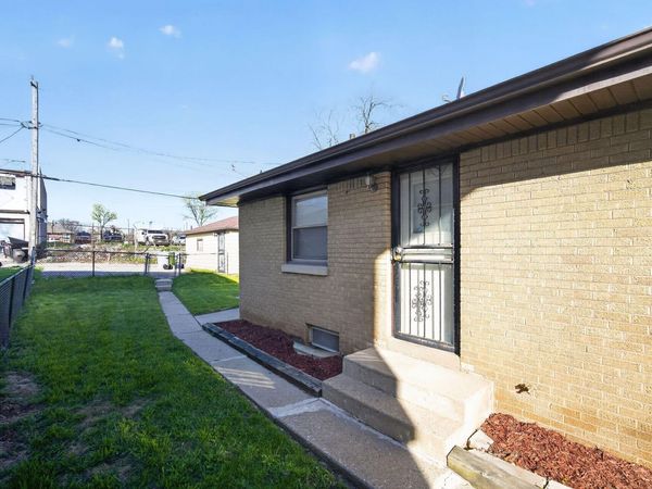 7471 W Beckett Ave, Milwaukee, WI 53216