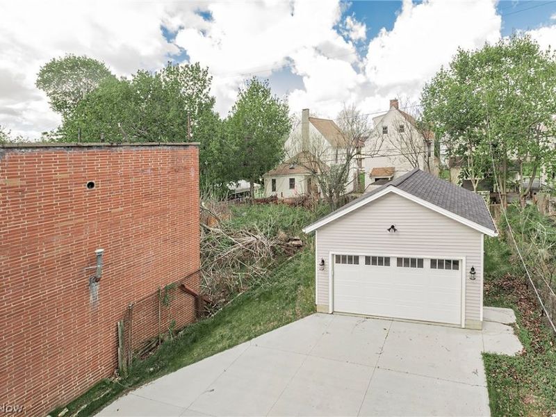 2240 E 97th Street, Cleveland, OH 44106 Photo 38