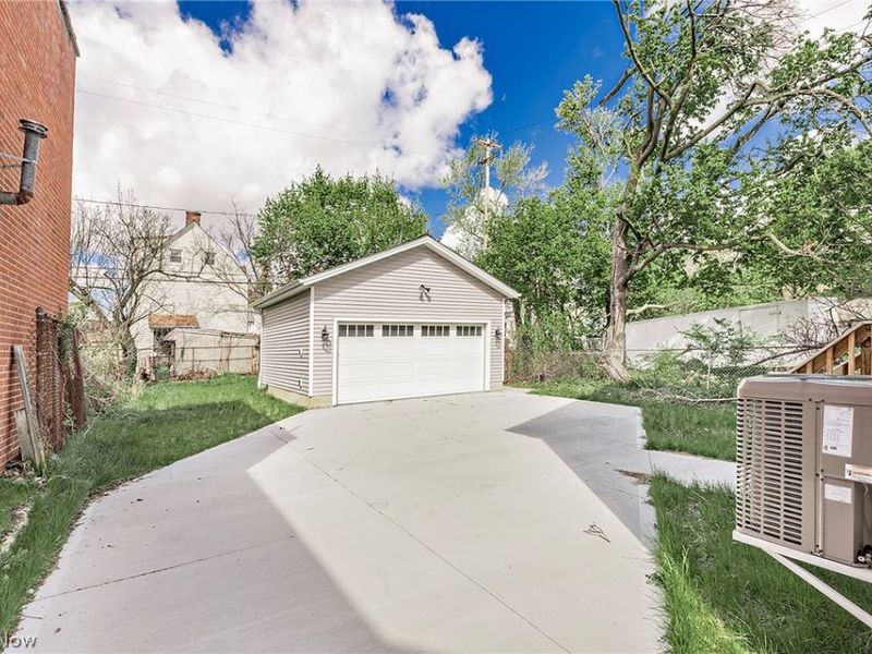 2240 E 97th Street, Cleveland, OH 44106 Photo 39