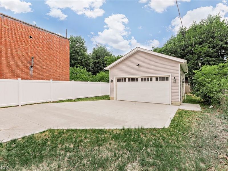 2240 E 97th Street, Cleveland, OH 44106 Photo 39
