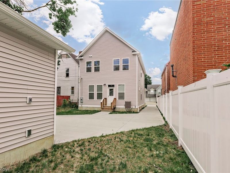 2240 E 97th Street, Cleveland, OH 44106 Photo 41