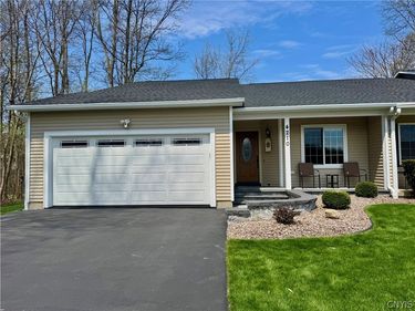 4210 Mistral Circle , Liverpool, NY 13090