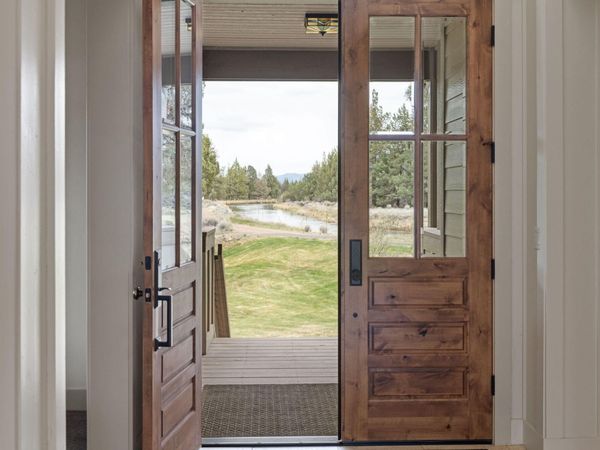 24442 Dodds Road, Bend, OR 97701