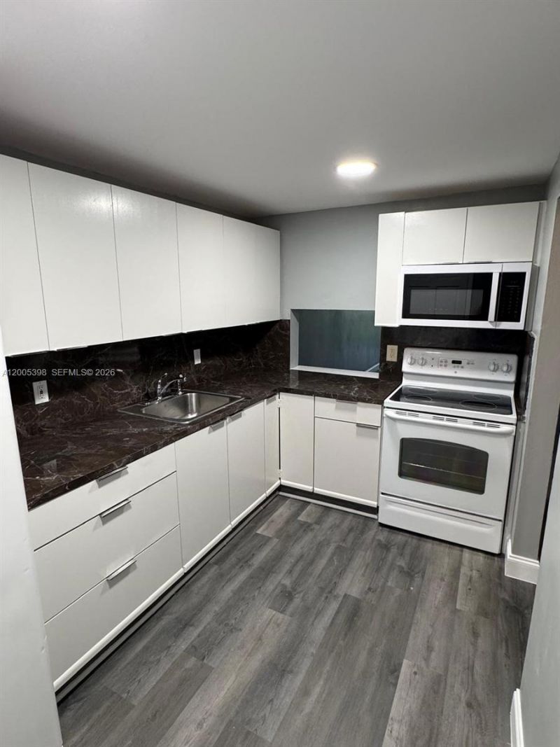 301 NW 177th St, Unit 130, Miami Gardens, FL 33169 Photo