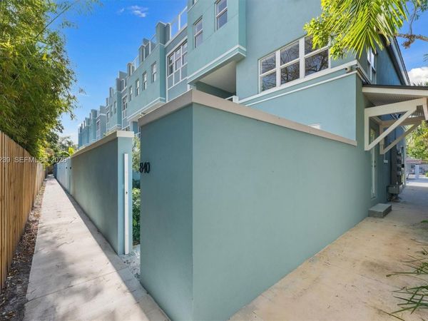 824 SE 12th Ct , Unit 840, Fort Lauderdale, FL 33316