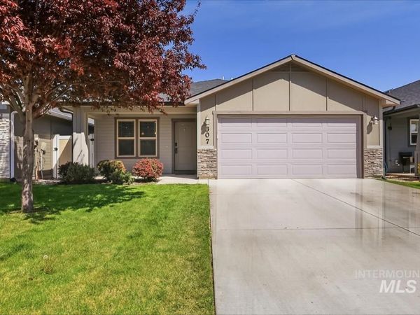 307 Crimson Circle South, Fruitland, ID 83619