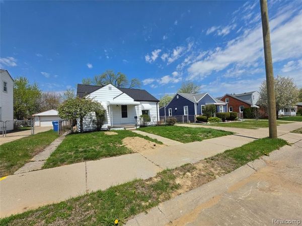 8285 Chapp Avenue S , Warren, MI 48089